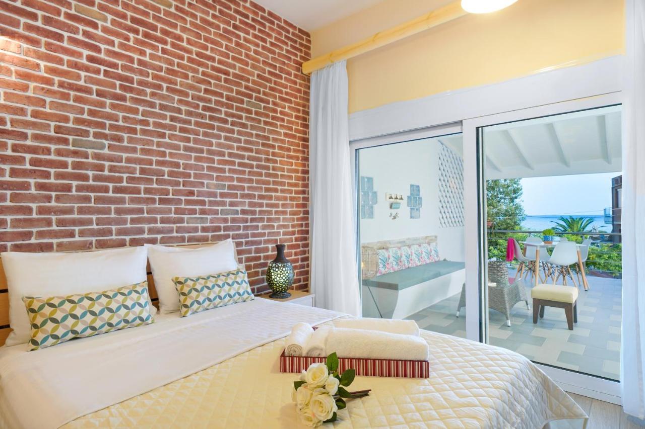 Golden Beachside Terrace Chrysi Ammoudia Bagian luar foto